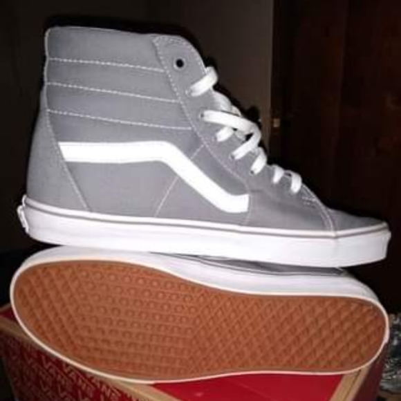 Mens Vans - Picture 1 of 2